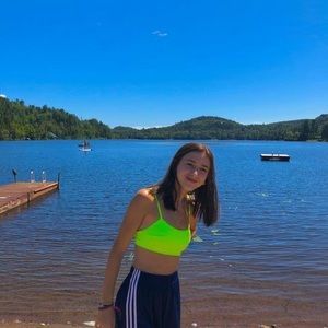 Meet your Posher, Mia